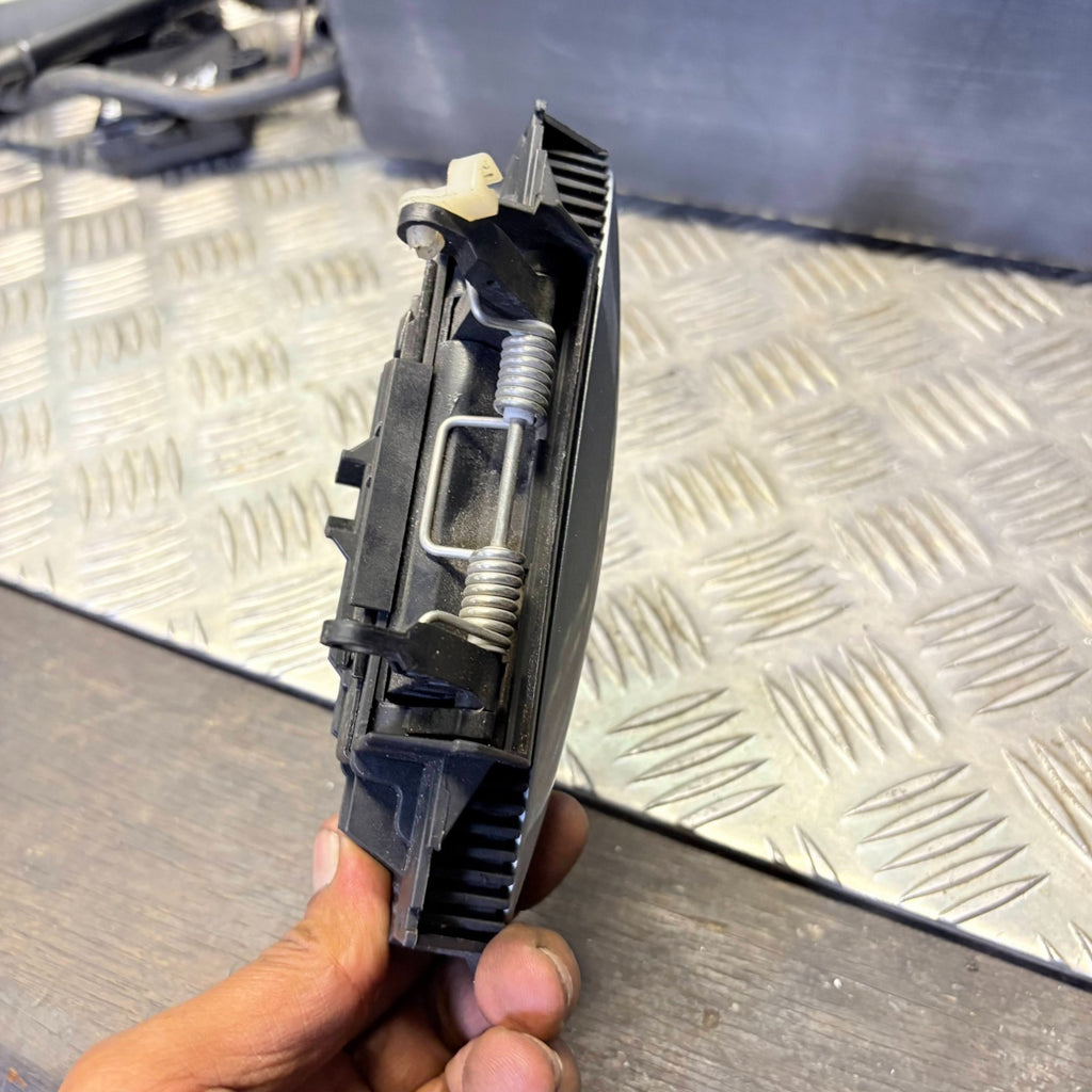 Audi A3 8P 2008-2013 Silver Outer Door Handle Non-Lock Side 4B0839885