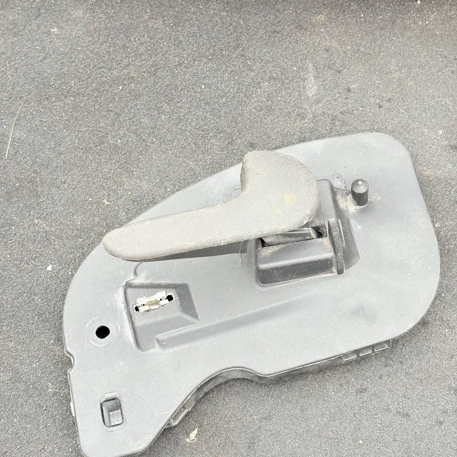 VAUXHALL COMBO 2001-2011 FRONT RIGHT DRIVER SIDE INTERIOR DOOR HANDLE 13104264