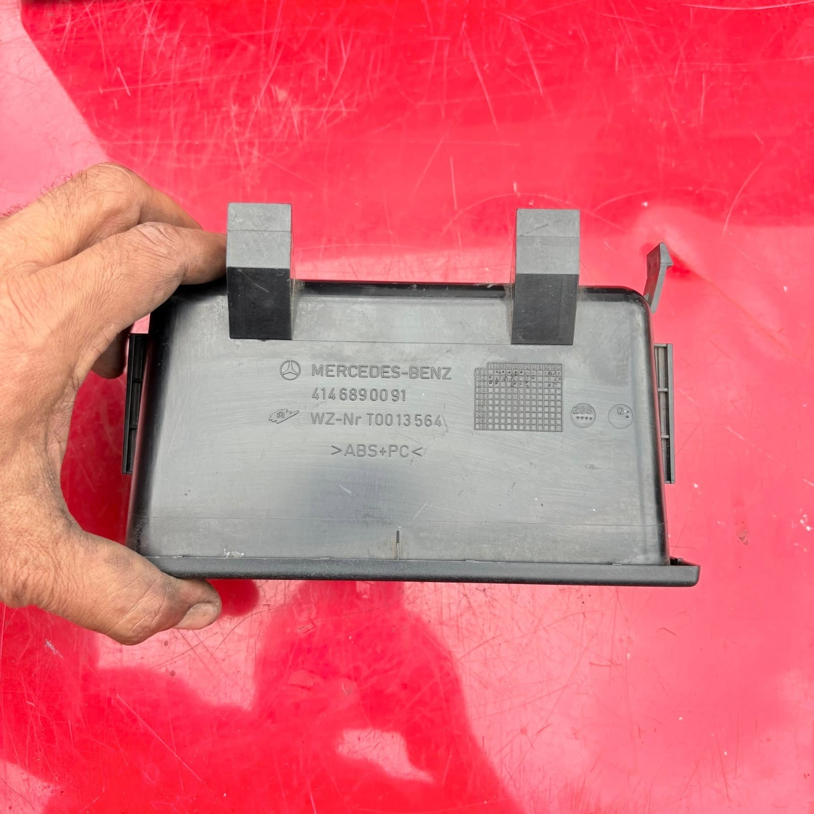Mercedes Vaneo W414 2nd DIN Storage Box Compartment A4146890091