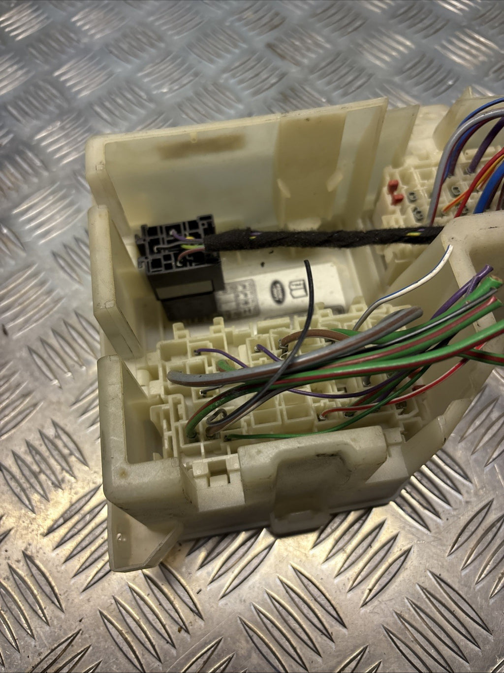 2009 LAND ROVER FREELANDER 2 HST FUSE BOX