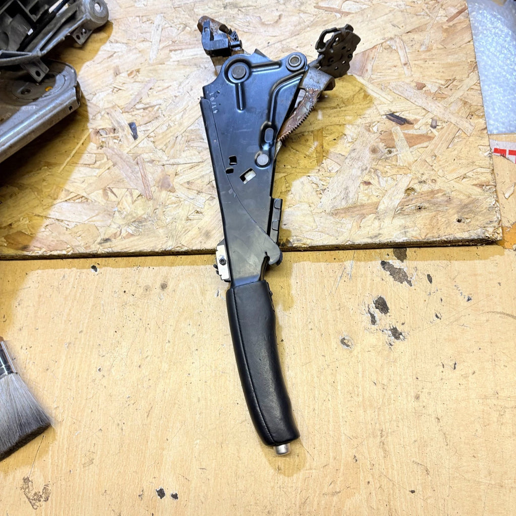 AUDI A6 TDI SE 2003-2008 HANDBRAKE PARKING BRAKE HANDLE LEVER MECHANISM