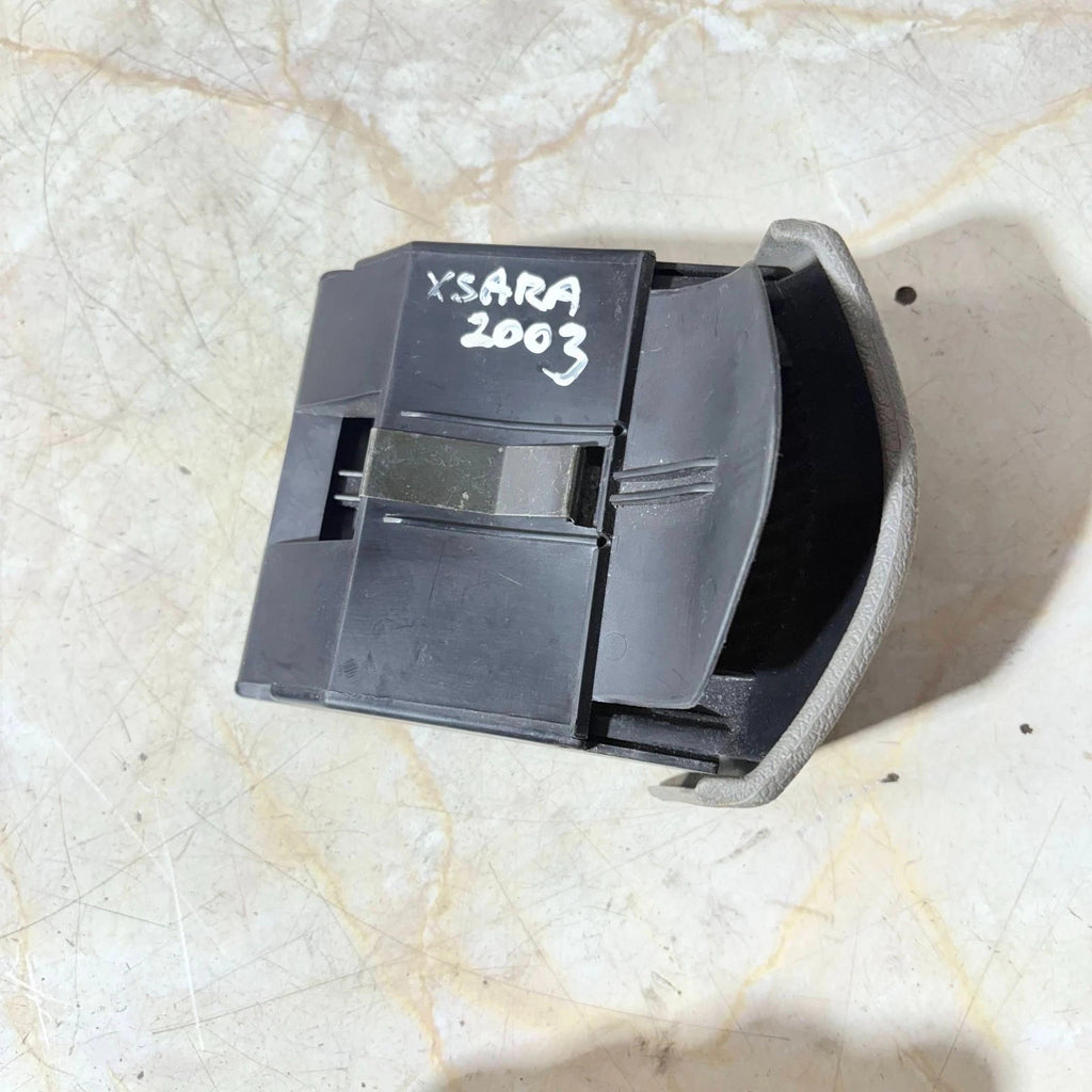 Citroen Xsara Picasso N68 Front Centre Console Ashtray 2000-2003 9635581577
