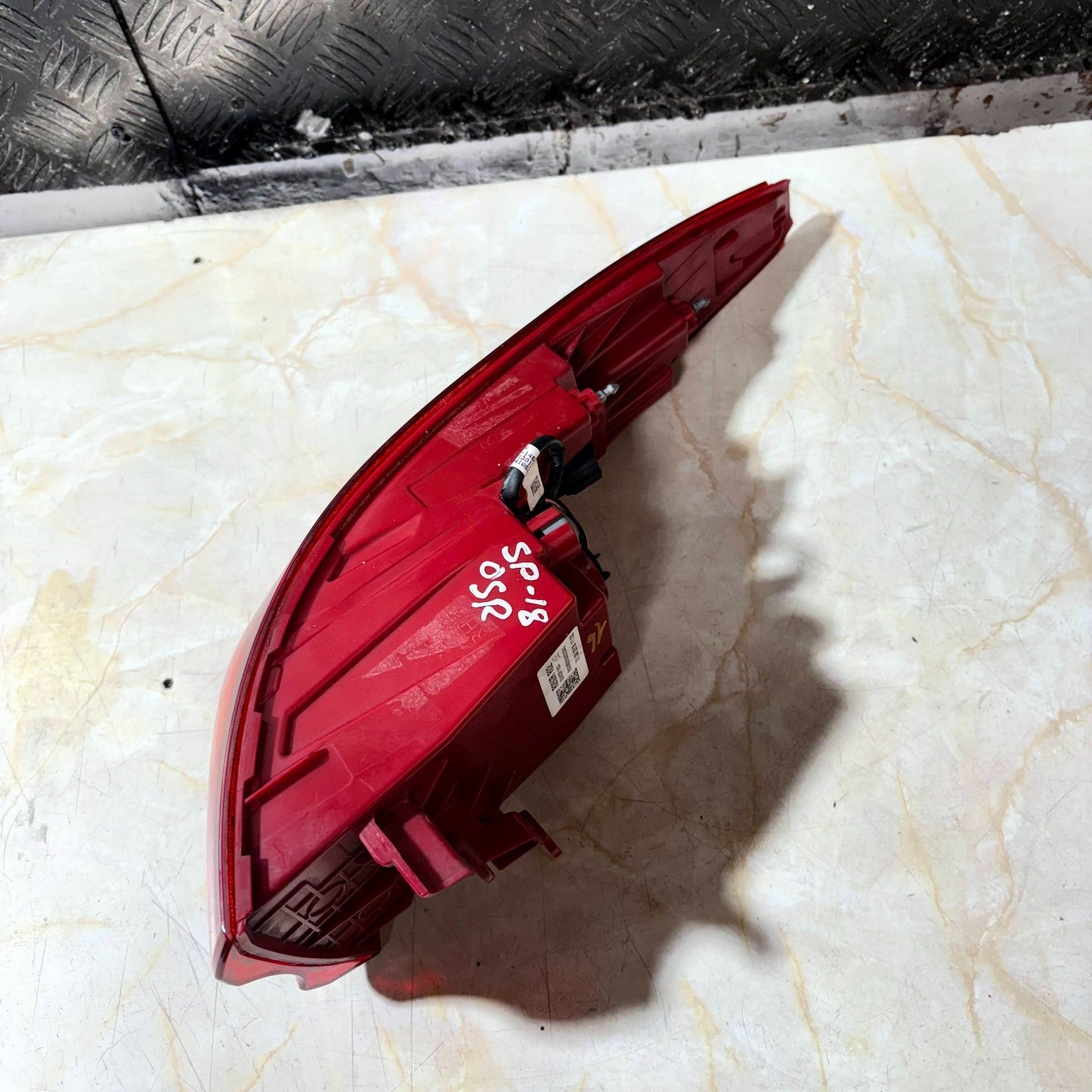 KIA Sportage MK4 QL 16-21 Right Offside Outer Tail Light Lamp Unit 92402-F1600