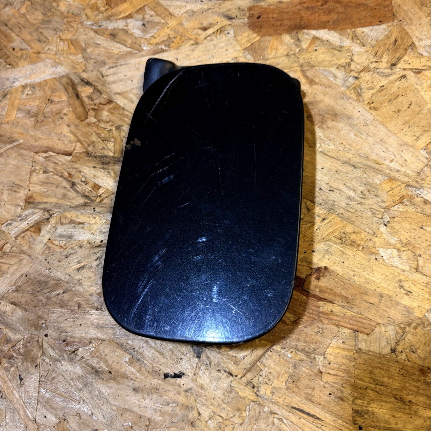 8E0010184H 87916 fuel tank cover for AUDI A4 1.9 TDI