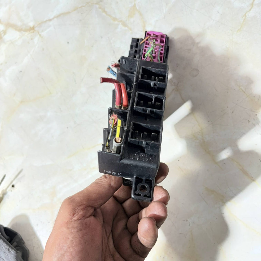 VW Golf IV Mk4 1998-2004 Petrol Under Dash Relay Fuse Box Panel 8L0941822 409 53