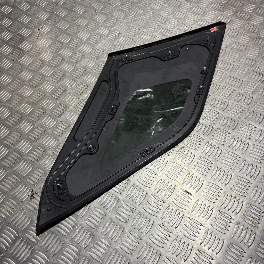 2016-2019 SSANGYONG TIVOLI Quarter Window Glass Rear Right Side
