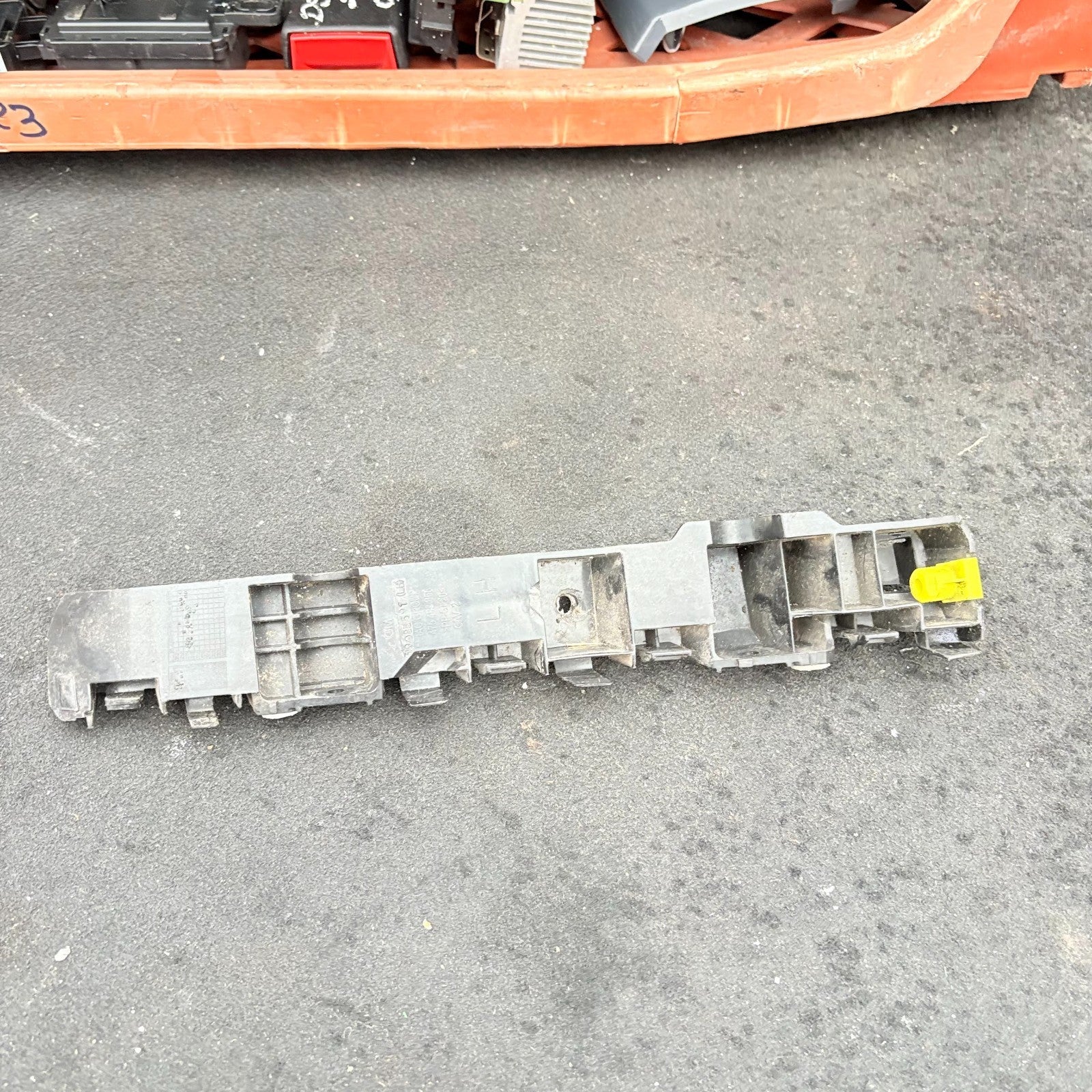 VAUXHALL CORSA E 2014-2019 REAR LEFT BUMPER MOUNTING BRACKET 475498858