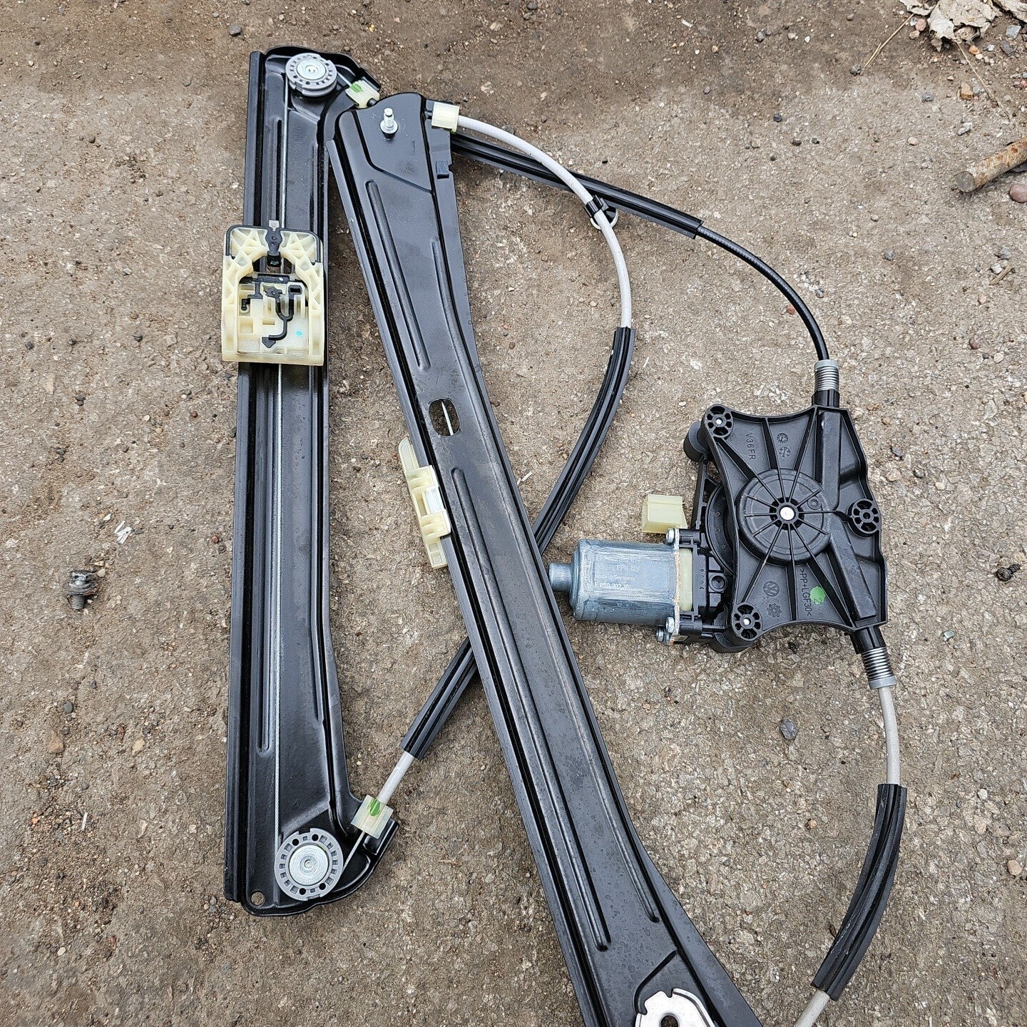 Volkswagen Tiguan Mk2 Right Front Window Regulator 5NA837462A 5 Door SUV 2016-20