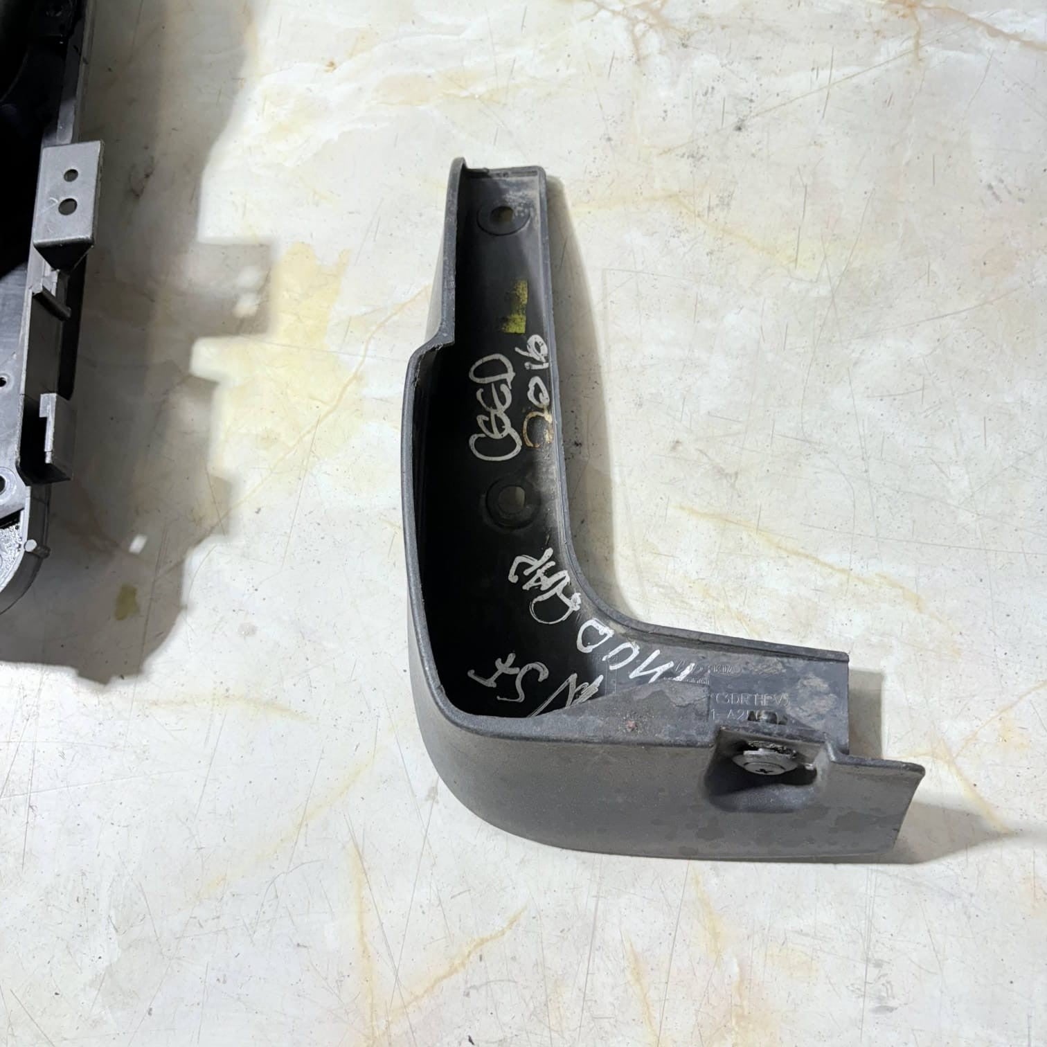 KIA EED JD 2012-2018 3DR FRONT LEFT PASSENGER MUD FLAP GUARD 86831A2500