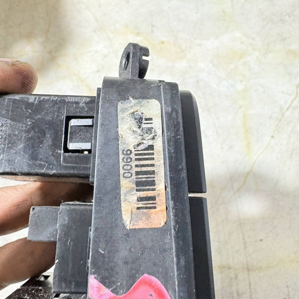 HYUNDAI I10 MK2 2014 HEADLIGHT LEVEL ADJUSTMEN TRACTION CONTROL SWITCH 299131553