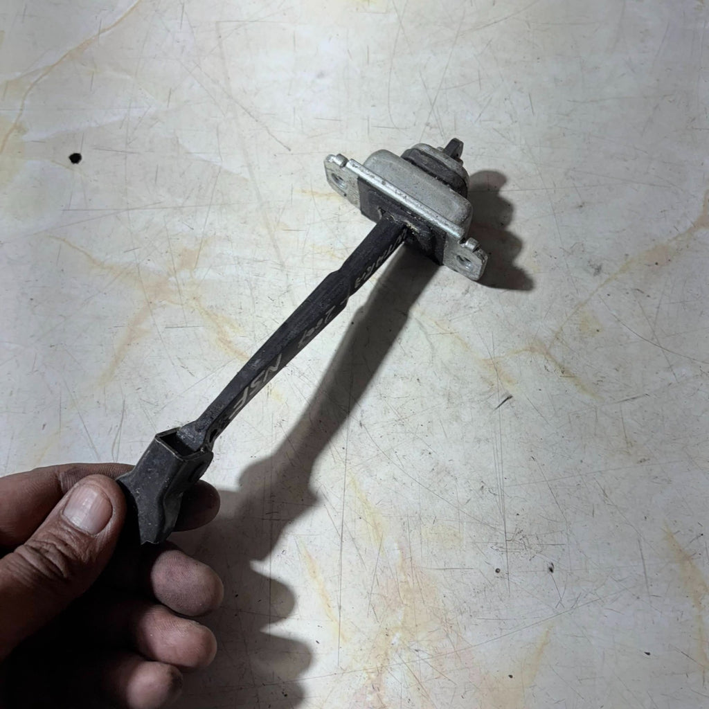 Vauxhall Antara 2007 Front Left Door Check (Strap)