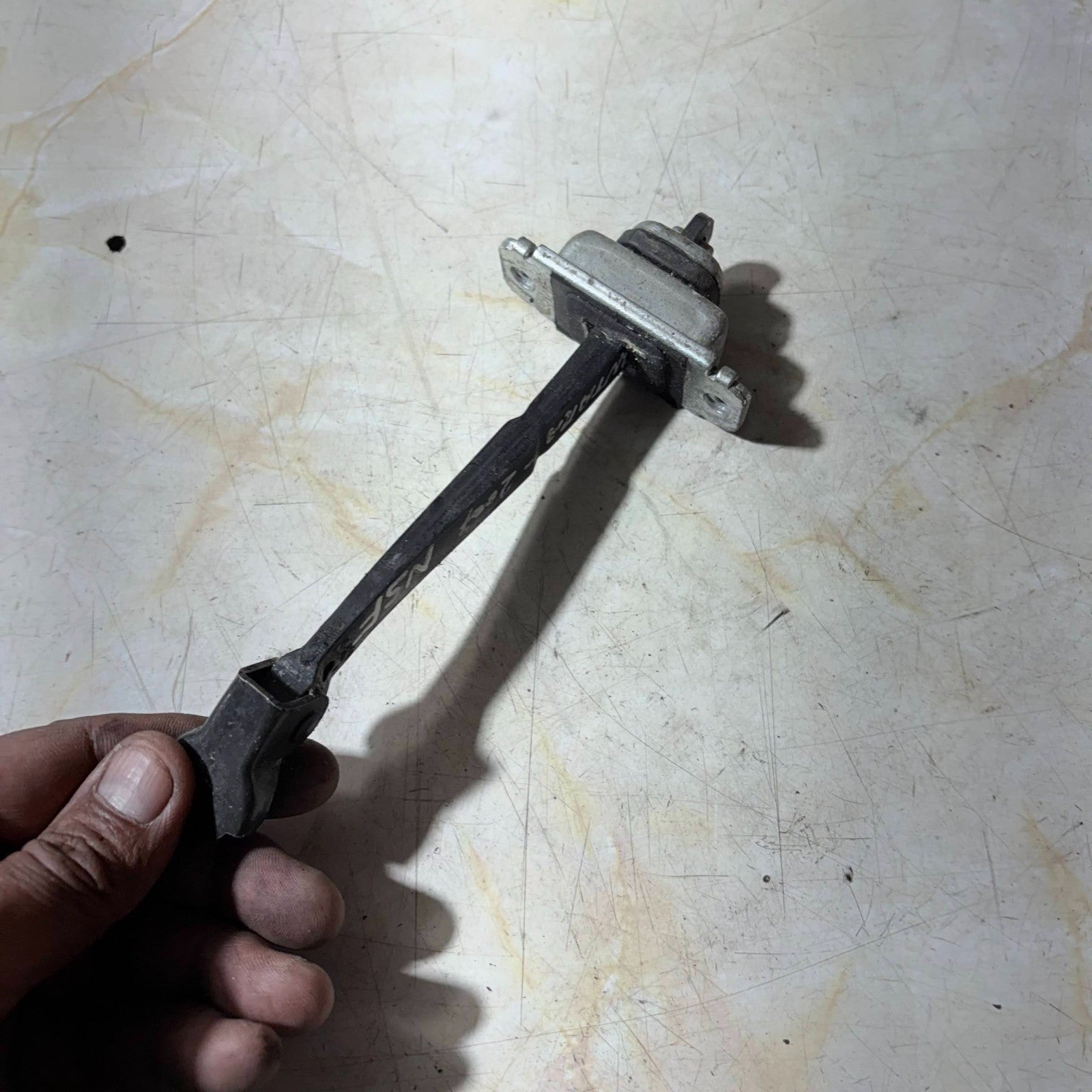 Vauxhall Antara 2007 Front Left Door Check (Strap)