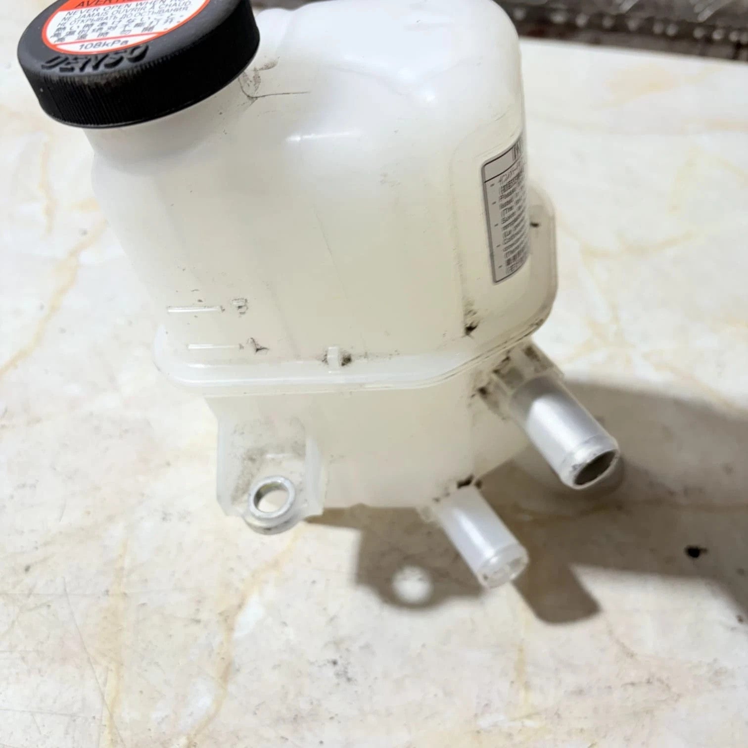 TOYOTA PRIUS 2013 1.8 HYBRID HEADER WATER COOLANT EXPANSION BOTTLE TANK & PIPE