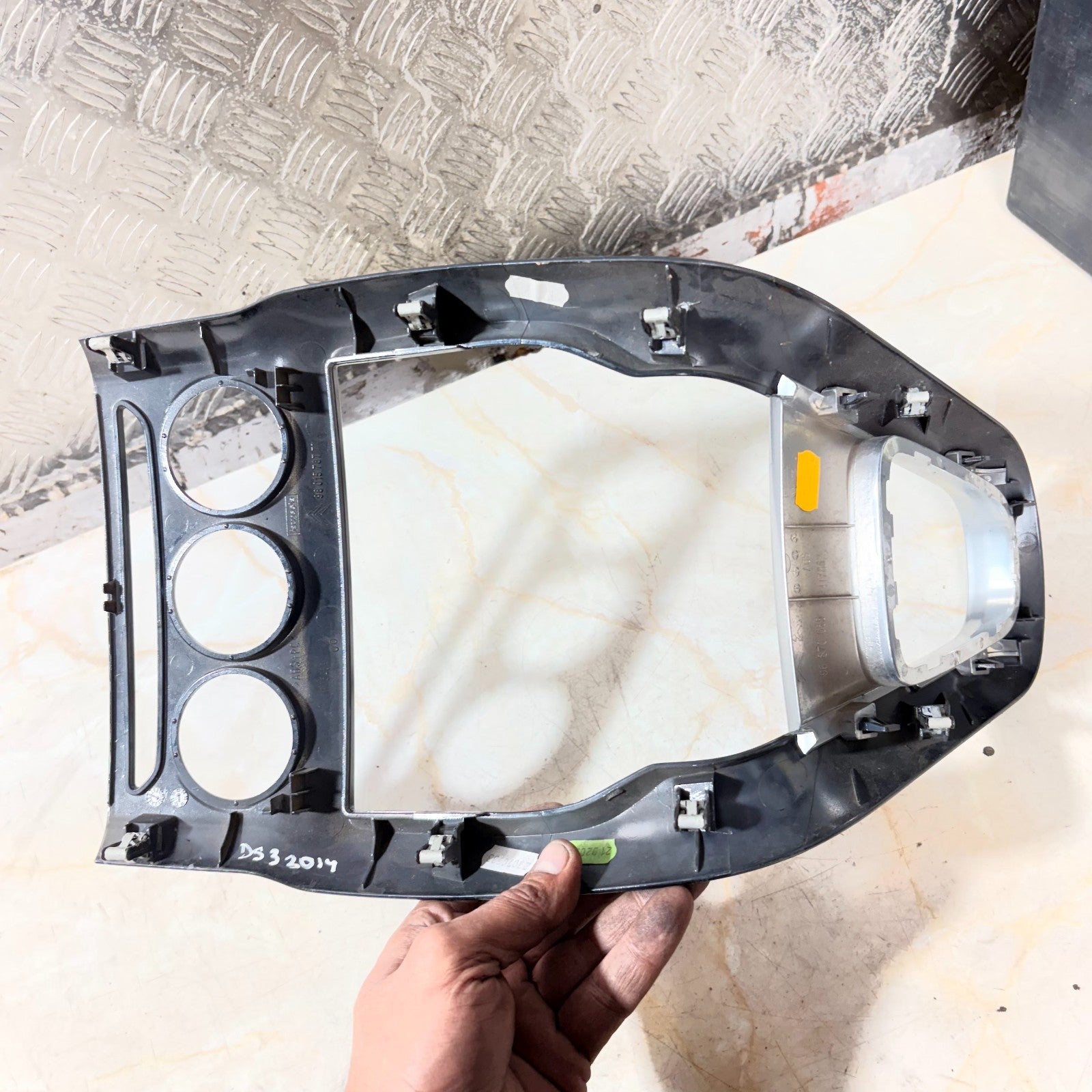 CITROEN DS3 2009-2016 GEAR STICK SURROUND TRIM PANEL 96870055