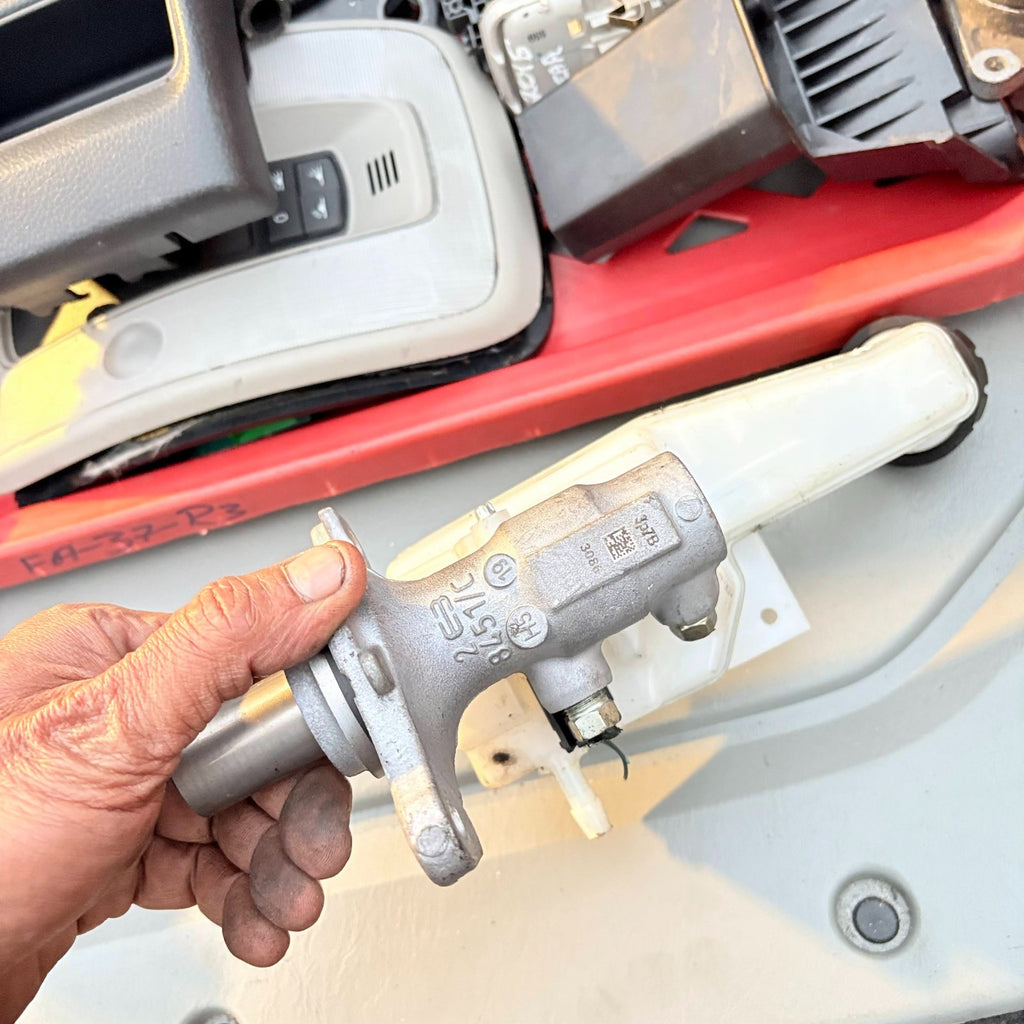 Nissan Pulsar 2014-2018 Brake Master Cylinder & Tank