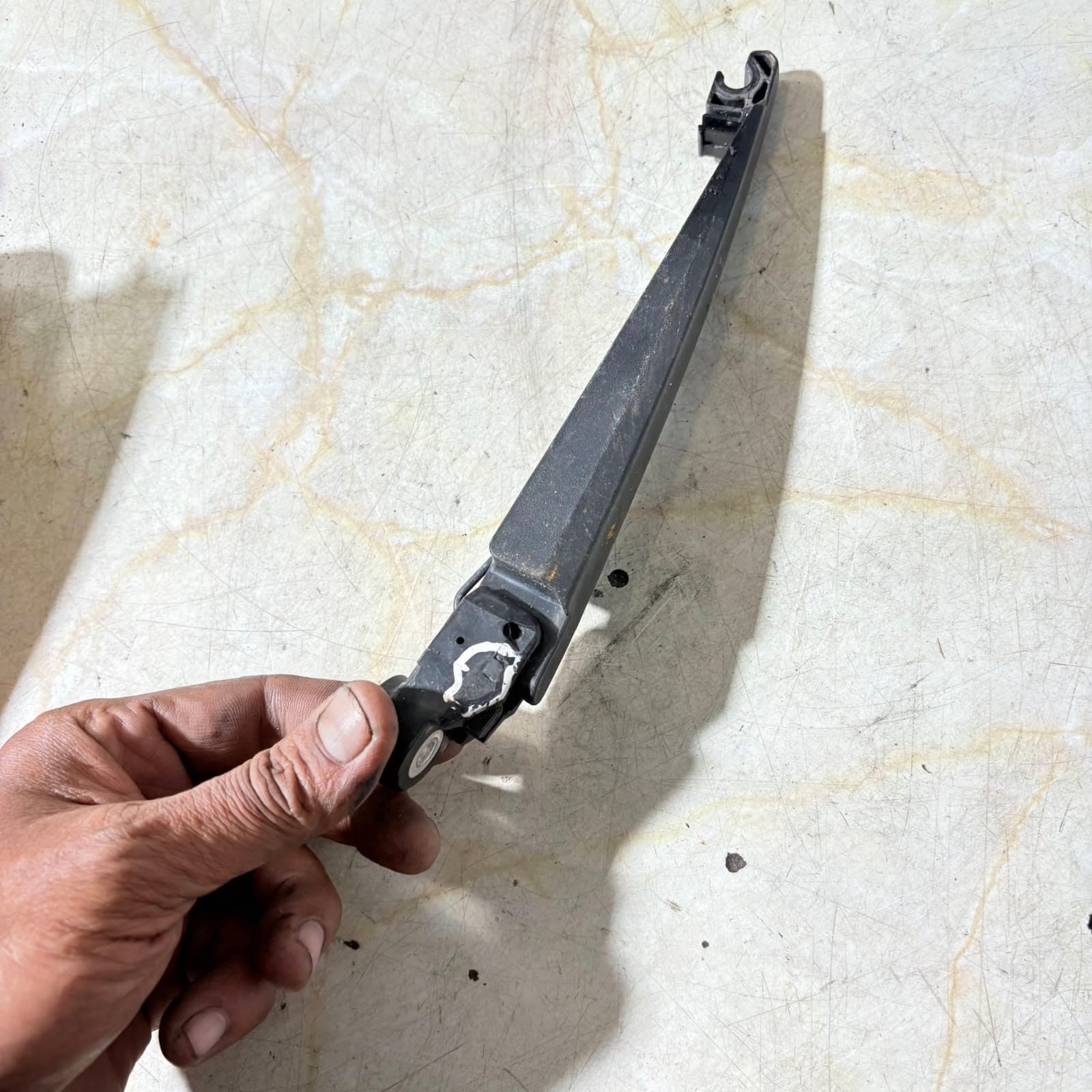 Kia Soul 2014-2019/Soul EV 2015-2019 Rear Wiper Arm Tailgate 988151R000