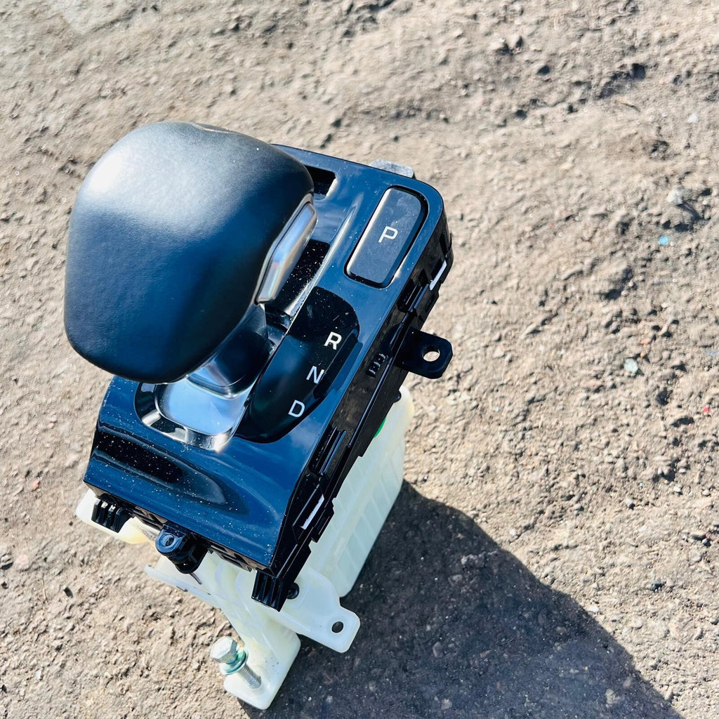 KIA STINGER 3.3 V6 PETROL AUTO AUTOMATIC GEAR CHANGE LEVER SELECTOR 467W0-J5900