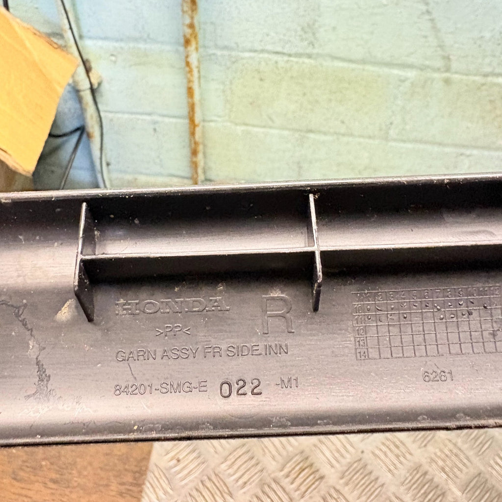 Honda Civic MK8 5 Door 2006-2011 RH Front Inner Sill Trim Cover 84201-SMG-E