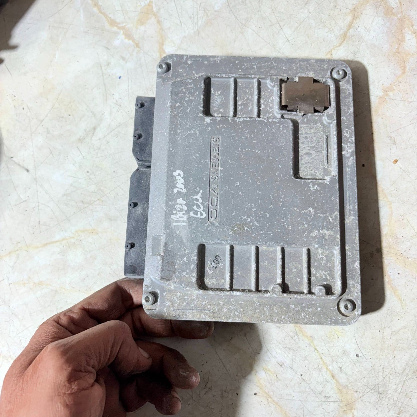 Seat Ibiza 2003 Engine Control Unit ECU 03E906033 AA