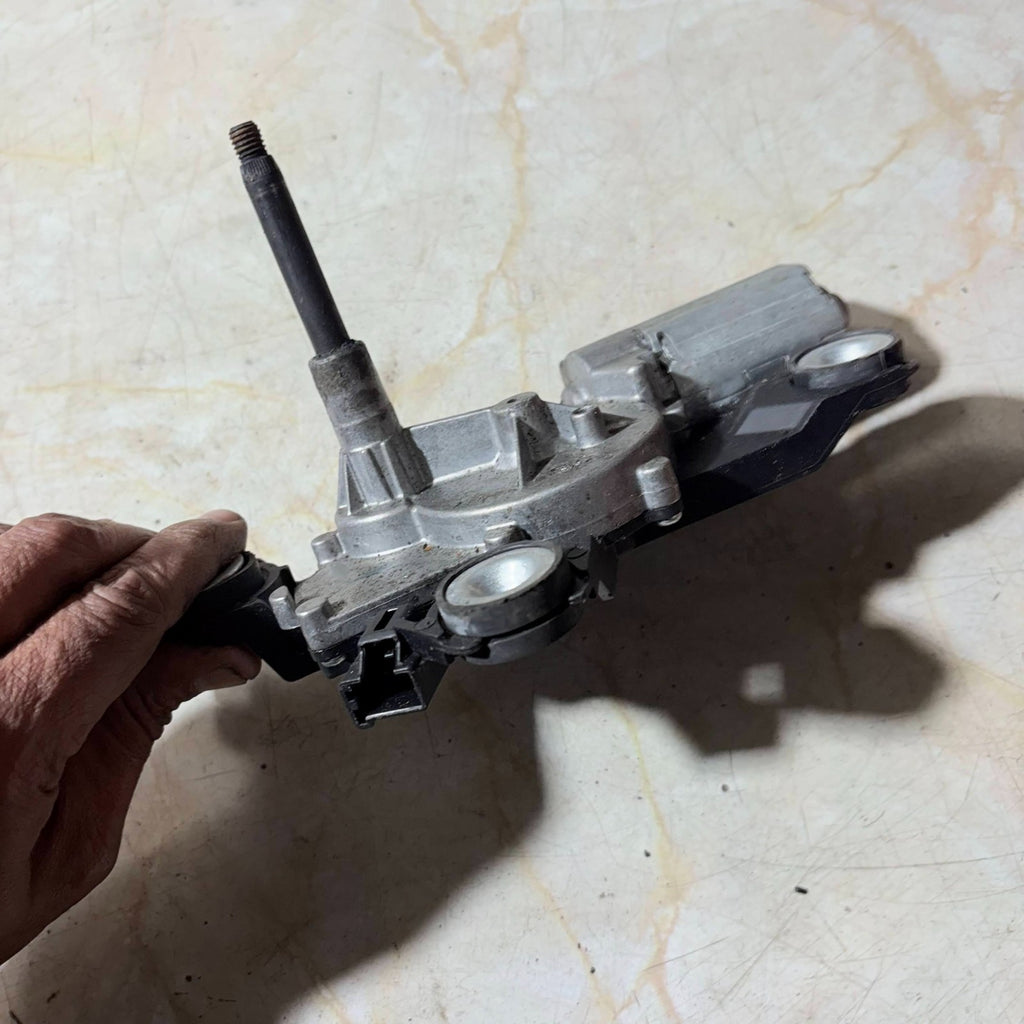 FORD FOCUS 2004-2010 REAR WIPER MOTOR 0 390 201 823