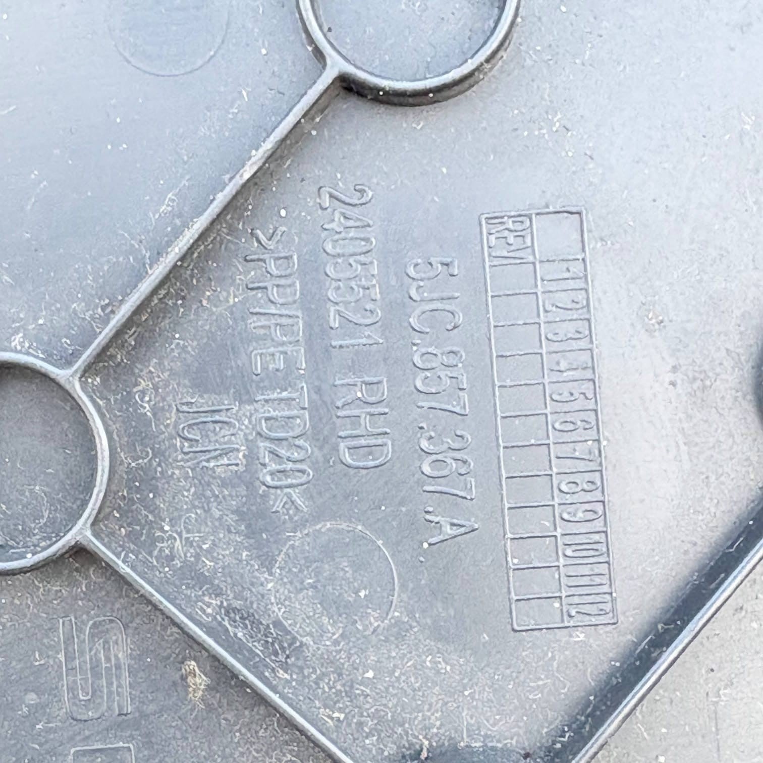 SKODA RAPID/SEAT TOLEDO USB AUX CONNECTION PORT 5JC857367A