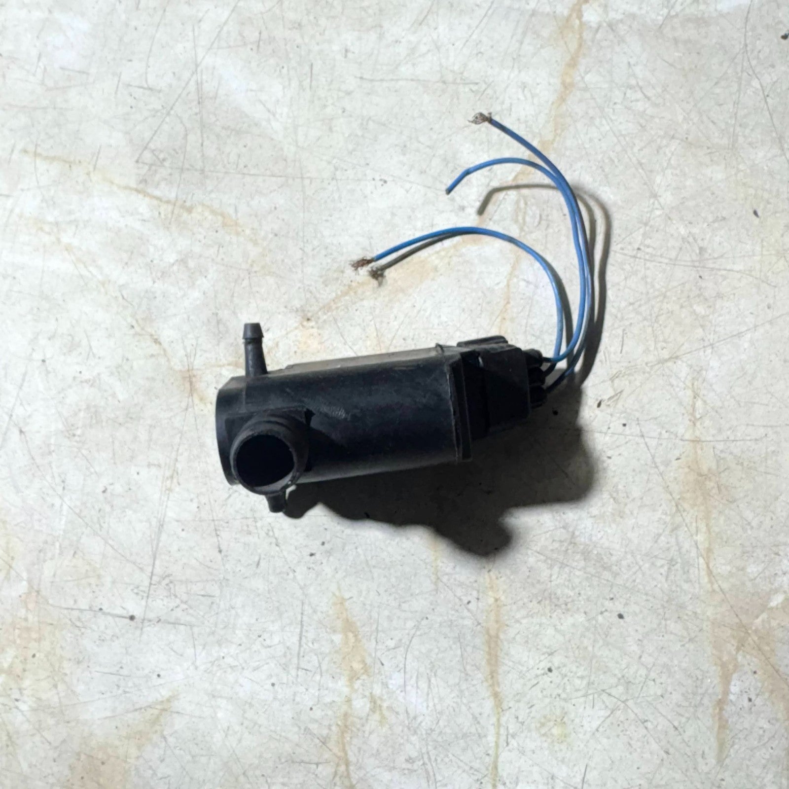TOYOTA AVENSIS WINDSCREEN WASHER PUMP 12V