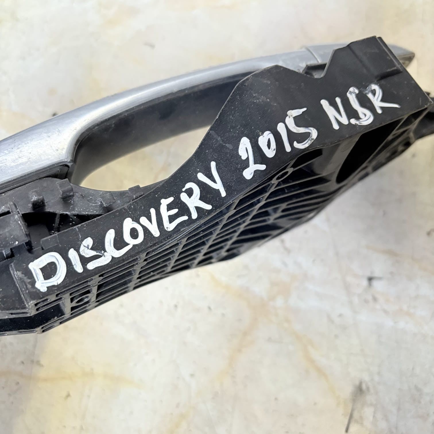 Discovery 5 L462 Passenger Rear Exterior Keyless Door Handle Grey & Chrome 2015