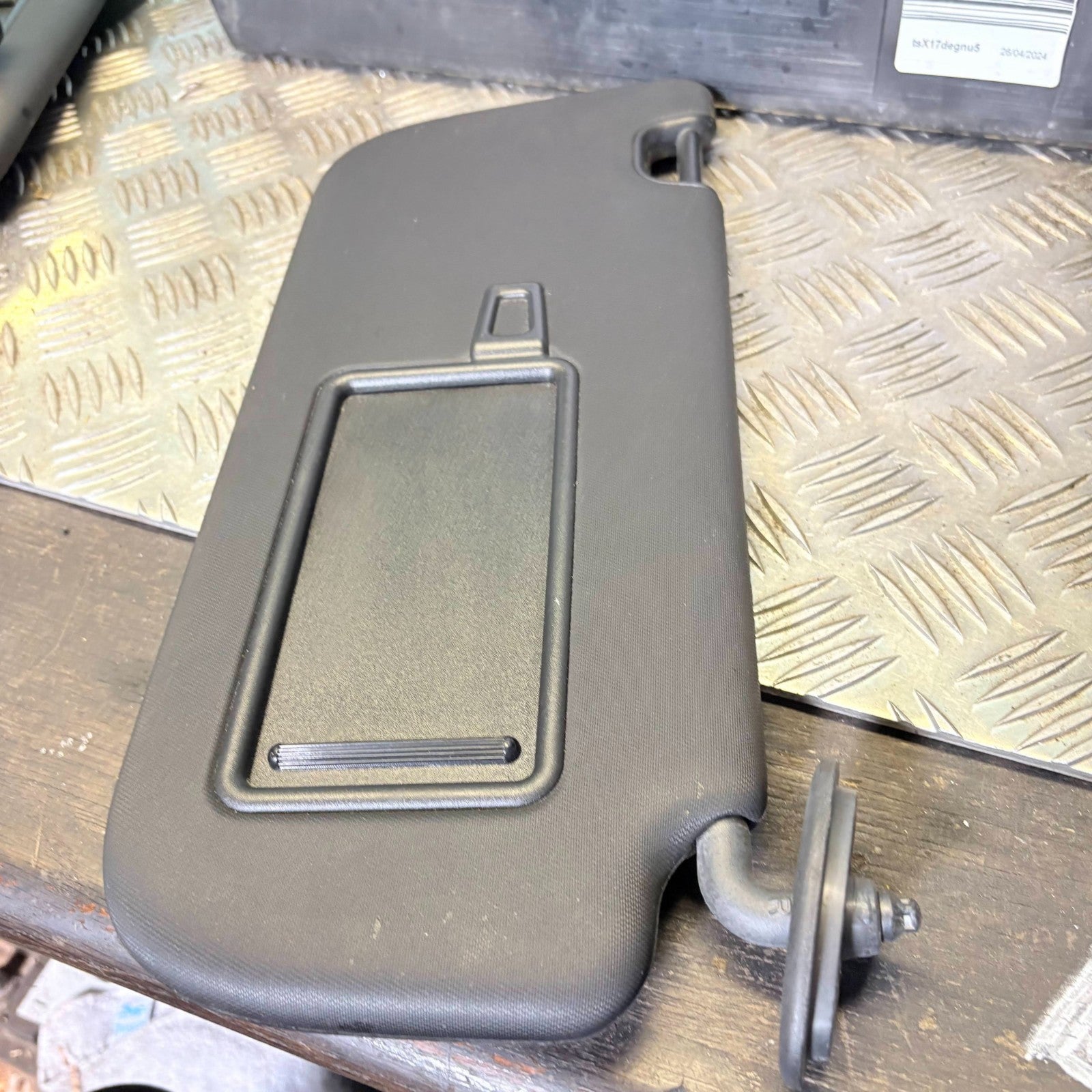 Kia Soul Mk1 AM 2009-2013 RHD Driver Right Front Sun Visor Vanity Mirror Black