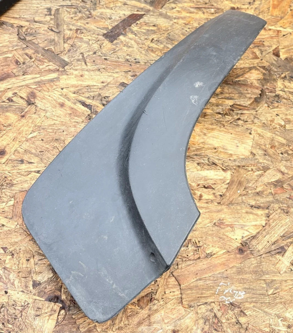 MINI Passenger Rear Bumper Mud Guard For R50 - 0139451 2002