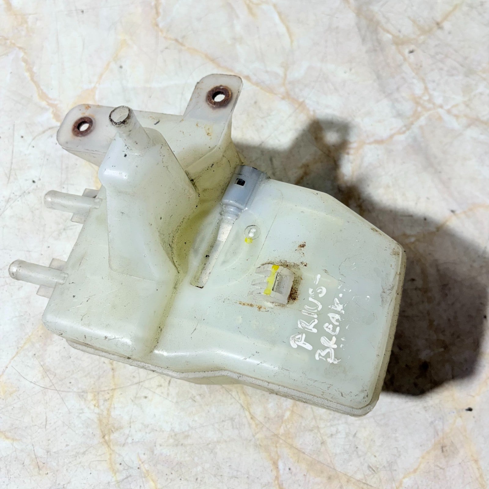 04-09 Toyota Prius Brake Fluid Reservoir Tank Bottle
