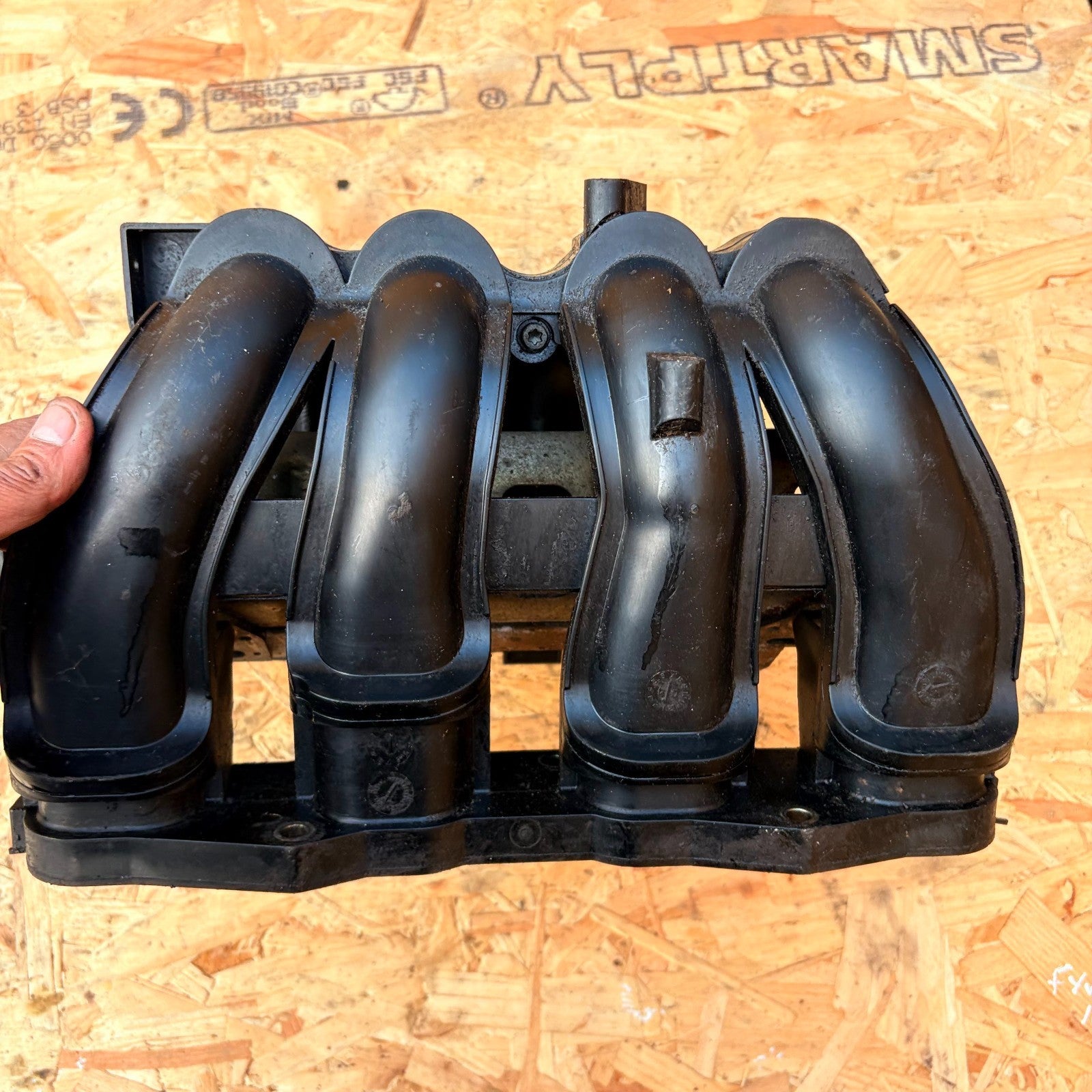 NISSAN X-TRAIL 2001-2007 INLET MANIFOLD