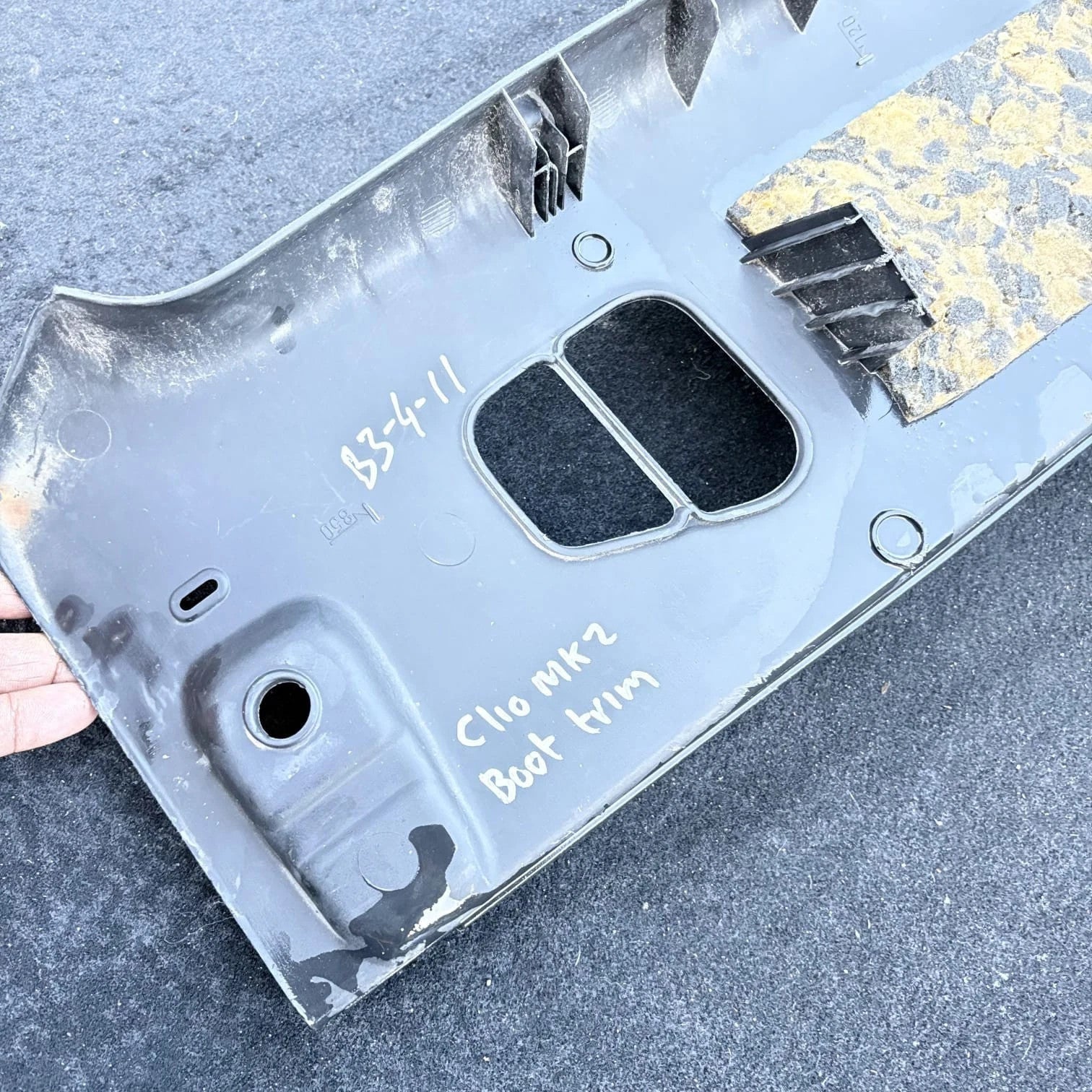 Renault Clio Mk2 Inner Tailgate Loading Trim / Boot Lip Plastic Trim