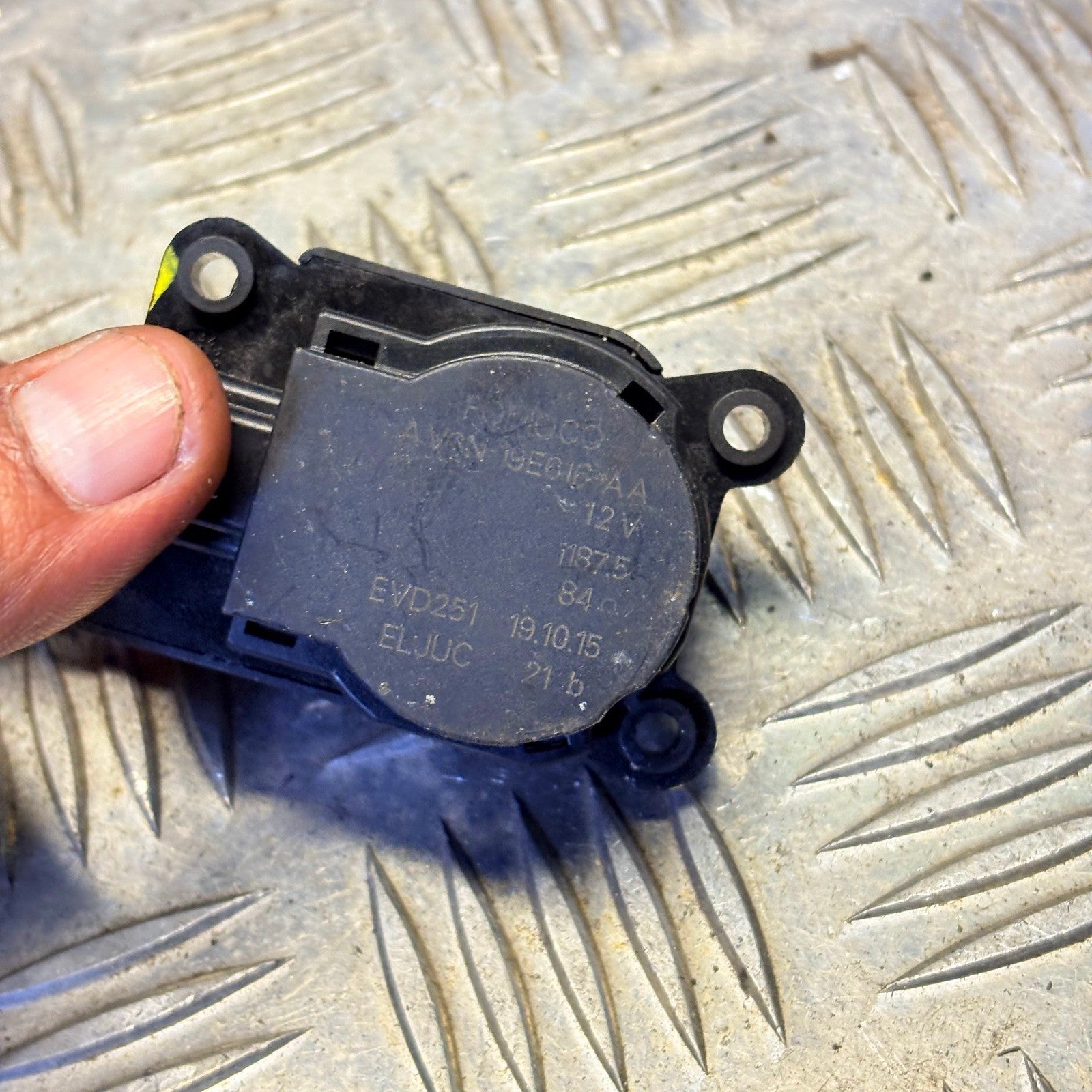 FORD Focus 2018 Air flap motor AV6N19E616AA