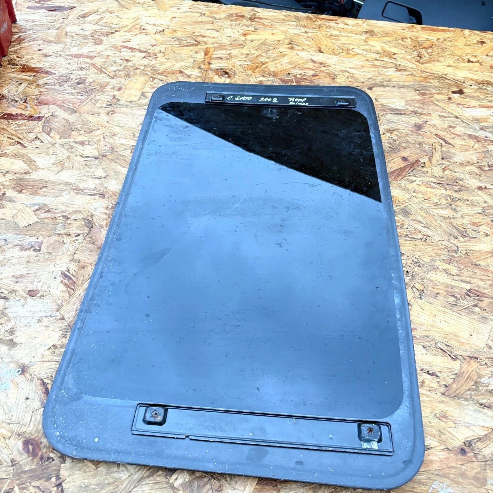 2002 CITROEN SAXO DESIRE - SUNROOF ORIGINAL GLASS