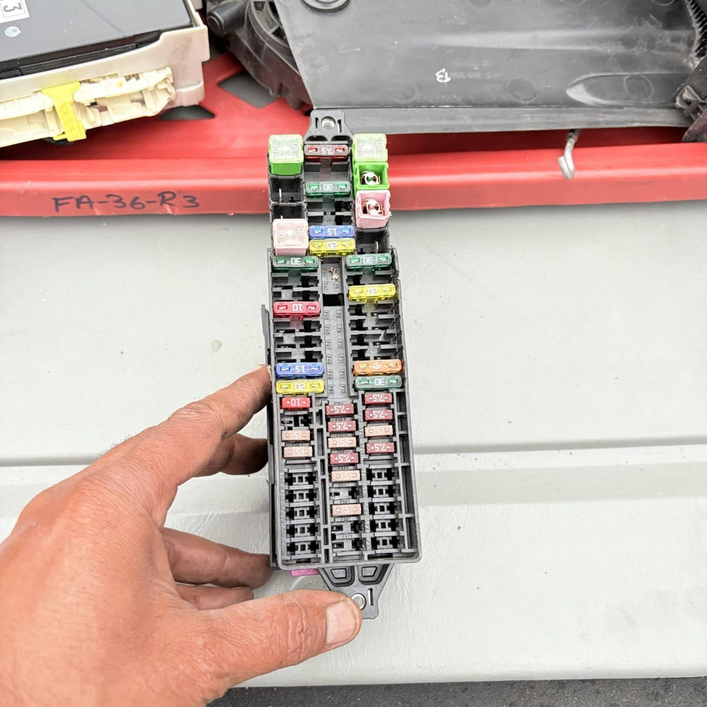 SEAT Ibiza FR 2016 Dashboard Fuse Box Interior Fuse Panel Wiring Loom RHD
