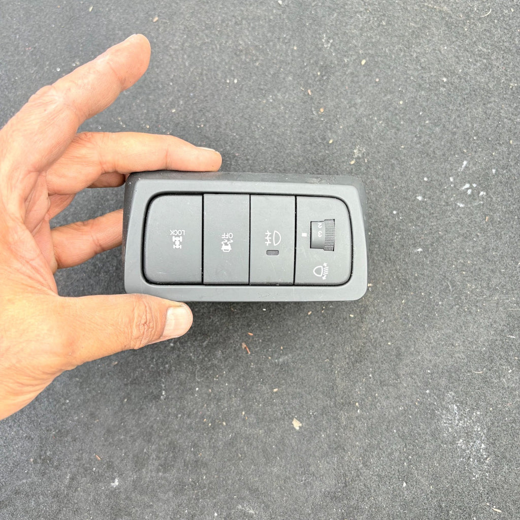 SSANGYONG KORANDO 2016 TRACTION CONTROL SWITCH PANEL