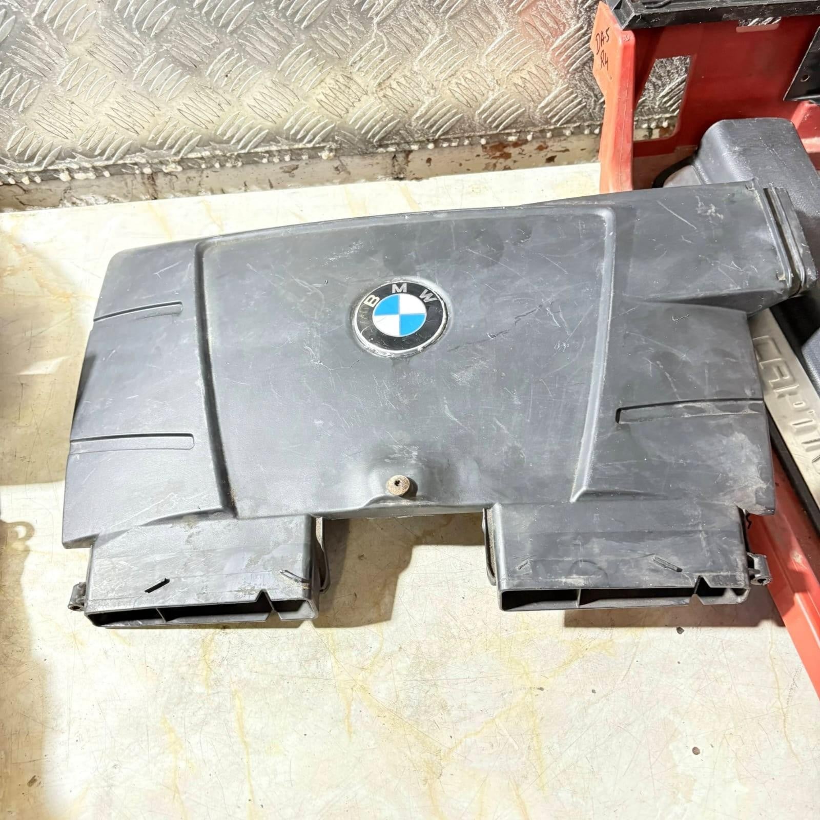 BMW 3 Series E90 E92 E93 06-13 Petrol Engine Air Intake Manifold Cover 7560918