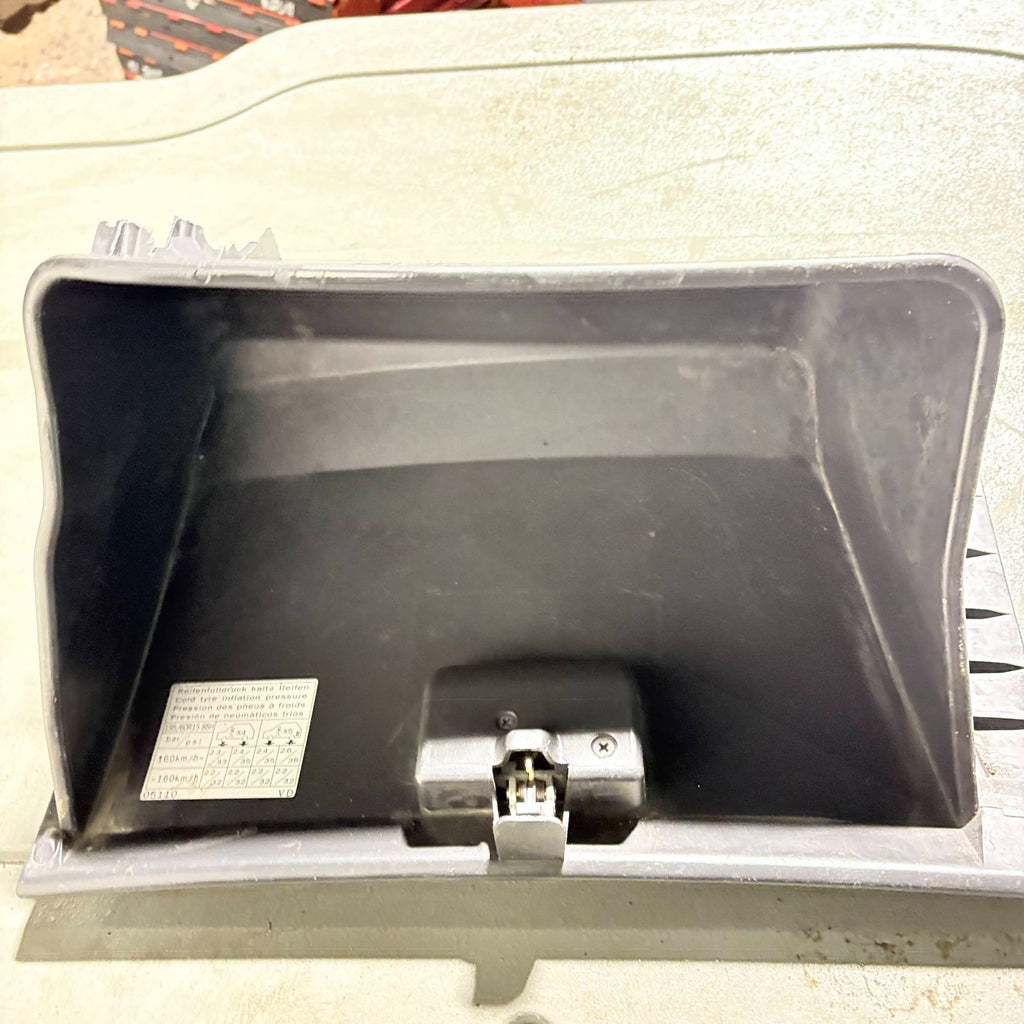 Toyota Avensis T220 1997-2003 RHD Glovebox 55550-05040 D-4D