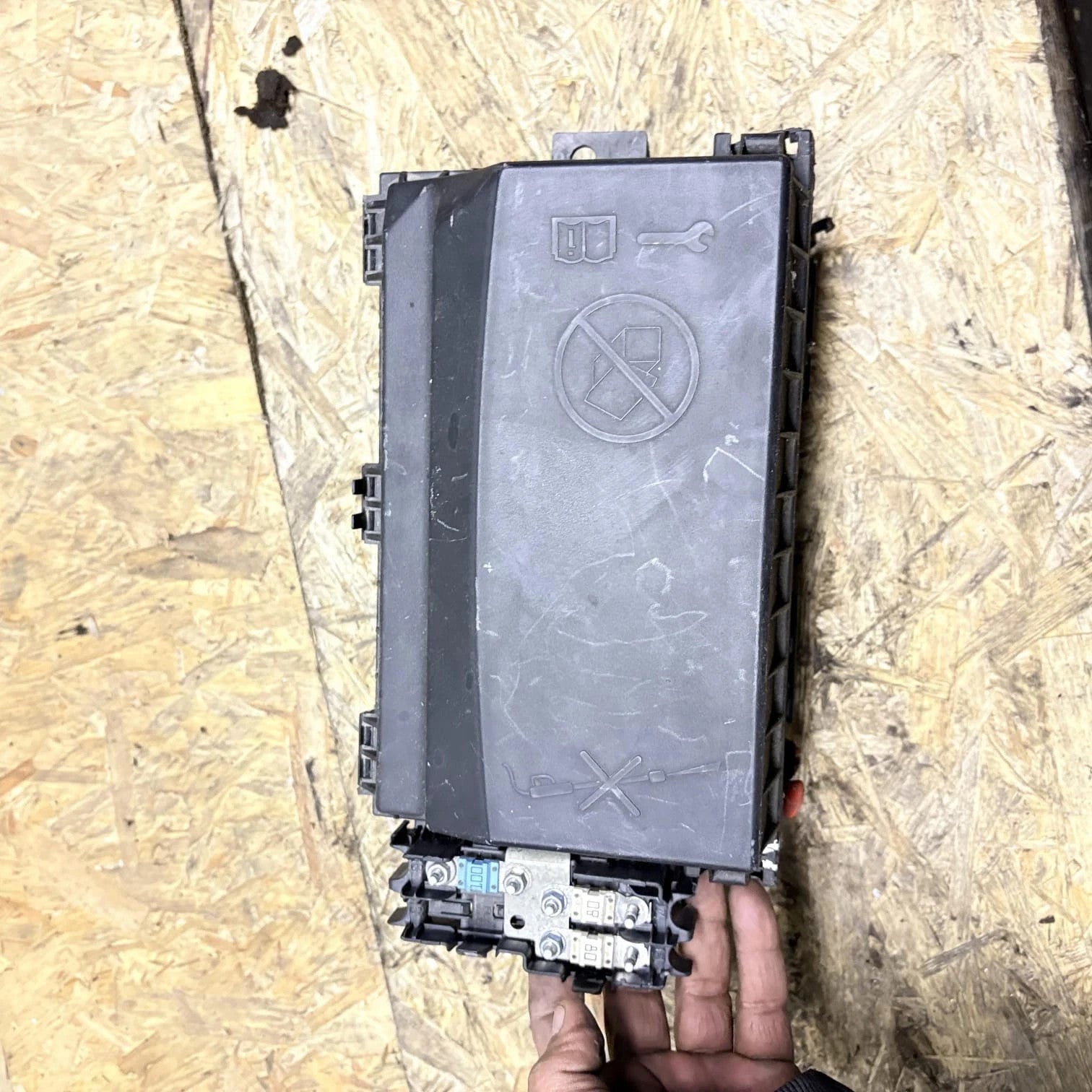 Security Box Central Electrics for Opel Astra J 13318783 1110033AB 2010