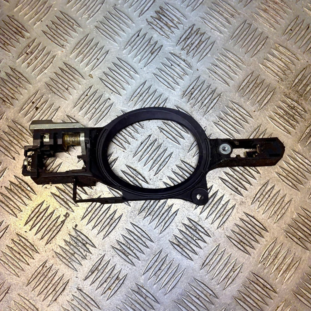 Mitsubishi Outlander NSRExternalDoorHandleSupportBracketAssembly 2011-2257828233