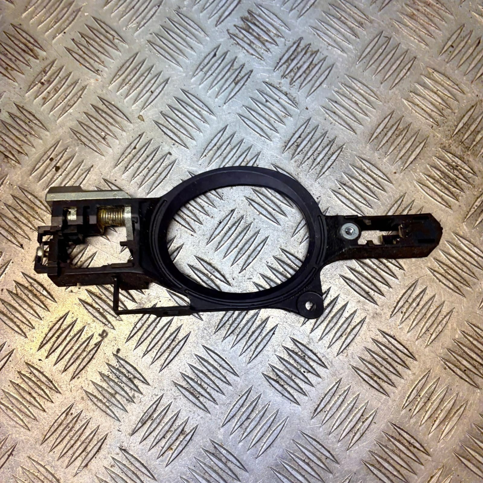 Mitsubishi Outlander NSRExternalDoorHandleSupportBracketAssembly 2011-2257828233