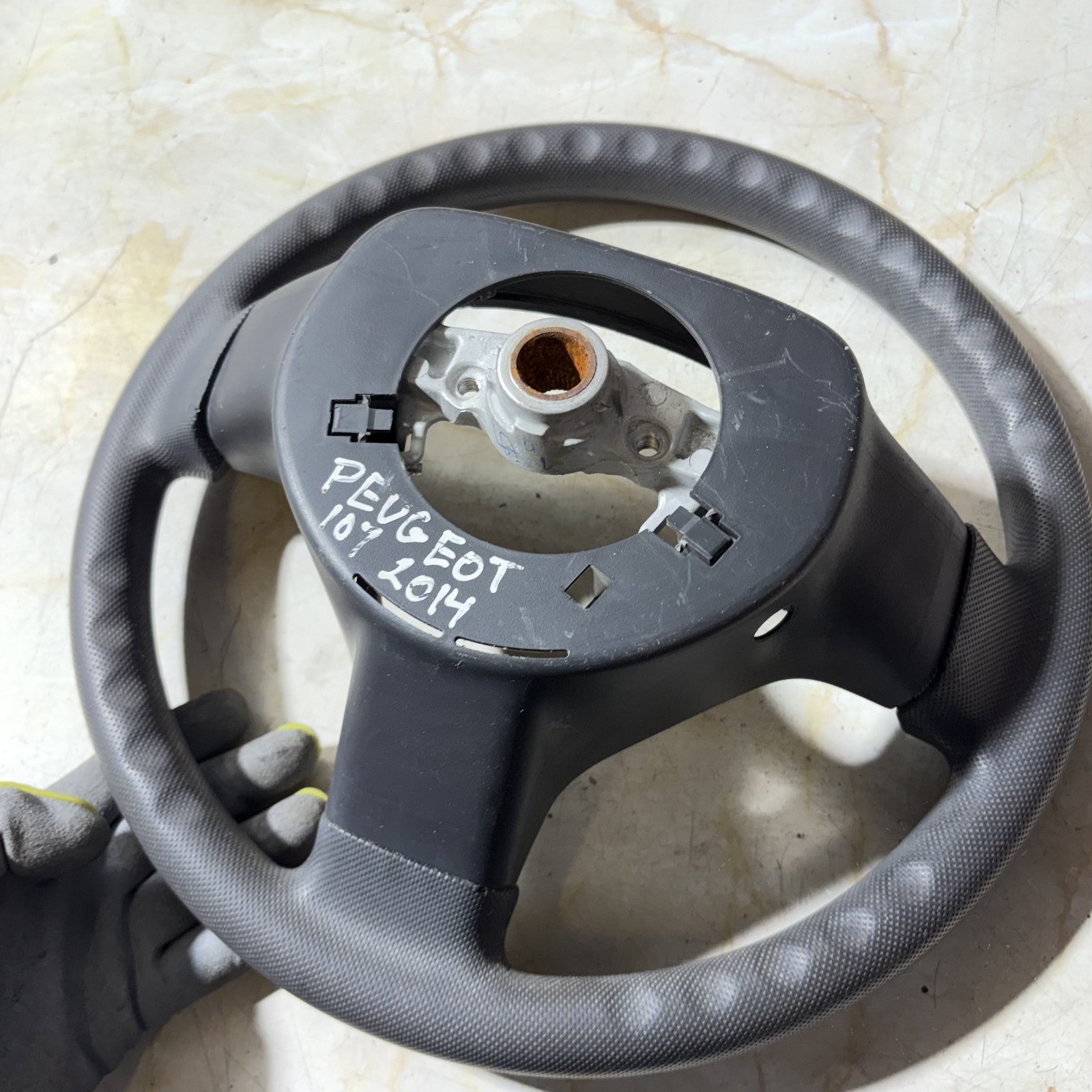 Peugeot 107 Citroen C1 Toyota Aygo 2005-14 3-Spoke Steering Wheel GS120-01840