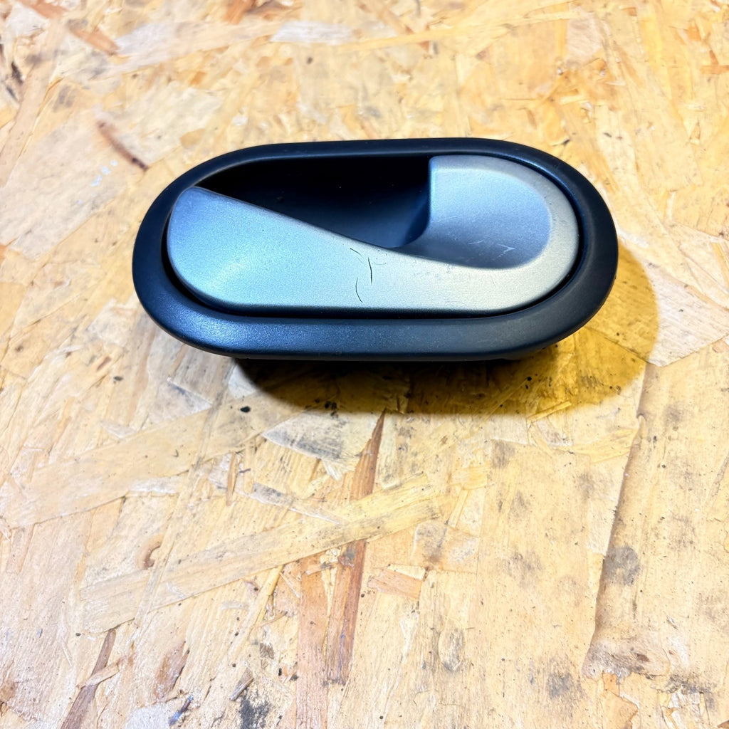 RENAULT CLIO 2012 RIGHT DRIVER SIDE FRONT DOOR HANDLE-(O/S/F) BLACK 310580