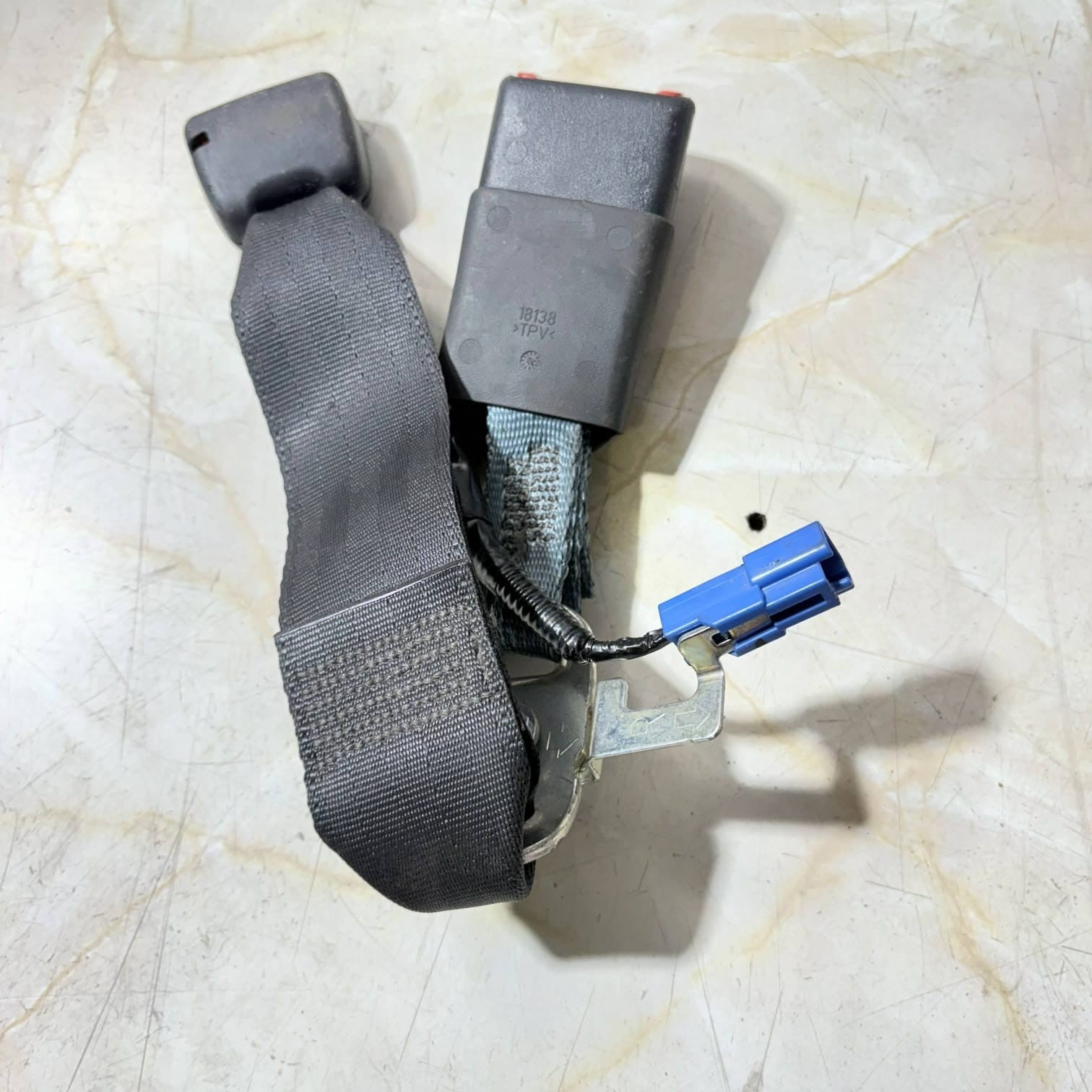 LEXUS ES 300H DRIVER REAR SEAT BELT BUCKLE EXTENSION ADAPTER G068302-OSR