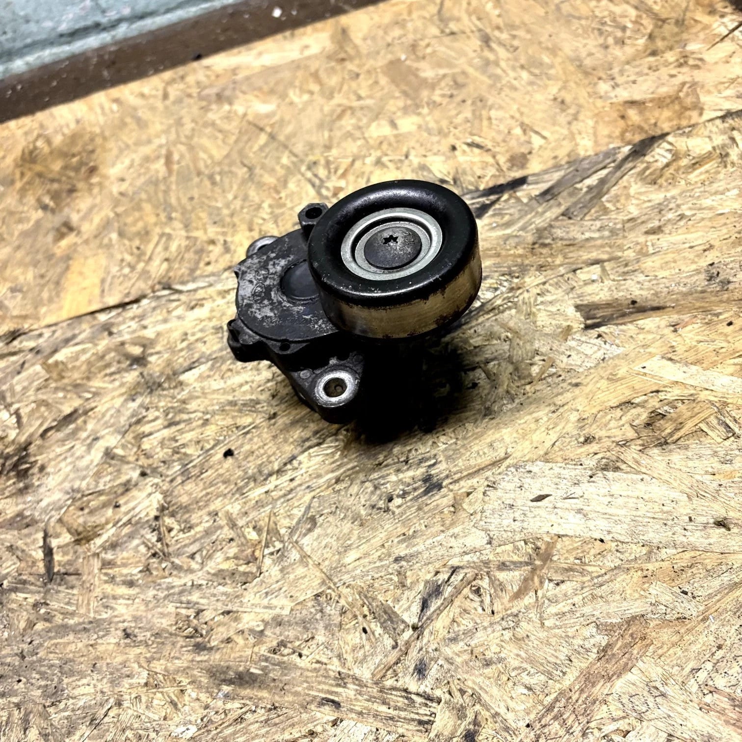 Kia Sportage MK3 SL 1.7 CRDi Aux Belt Tensioner Pulley 25281-2A200 2010-2015