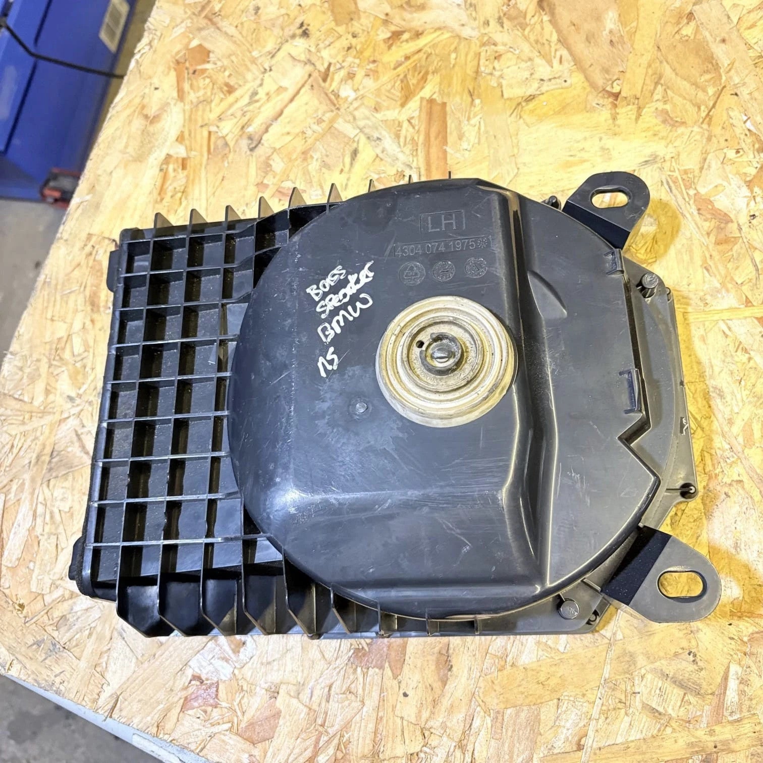 BMW 1 SERIES SPEAKER SUBWOOFER BOSS 43040741975