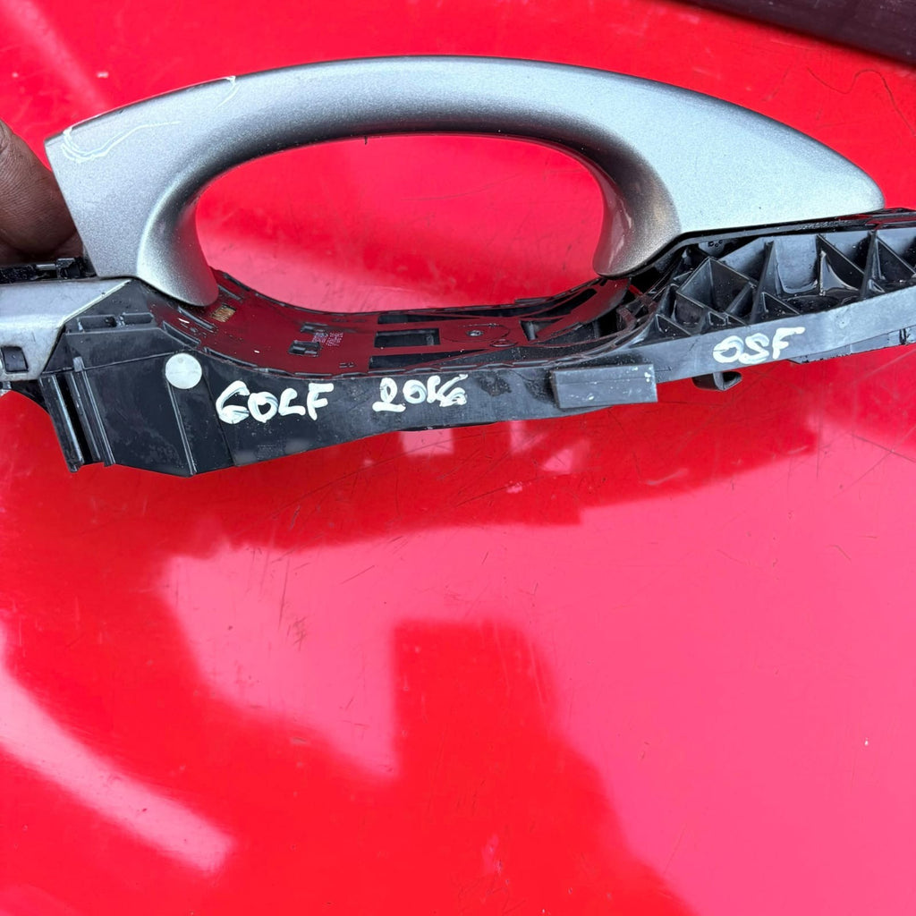 VW GOLF MK7 2016 5DR DRIVERS SIDE FRONT EXTERIOR DOOR HANDLE 5N0837885H LB7W