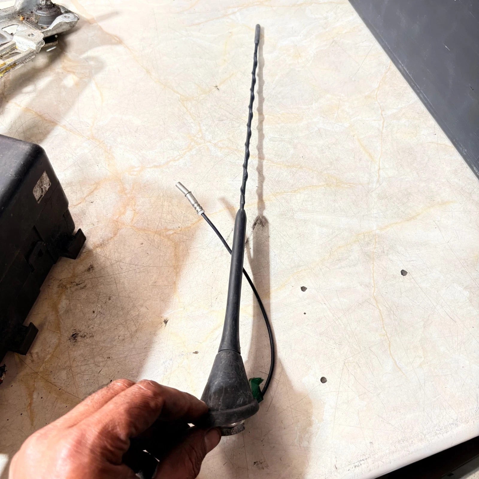 VW Polo 6R MK5 ROOF ANTENNA AMPLIFIER AERIAL & STICK