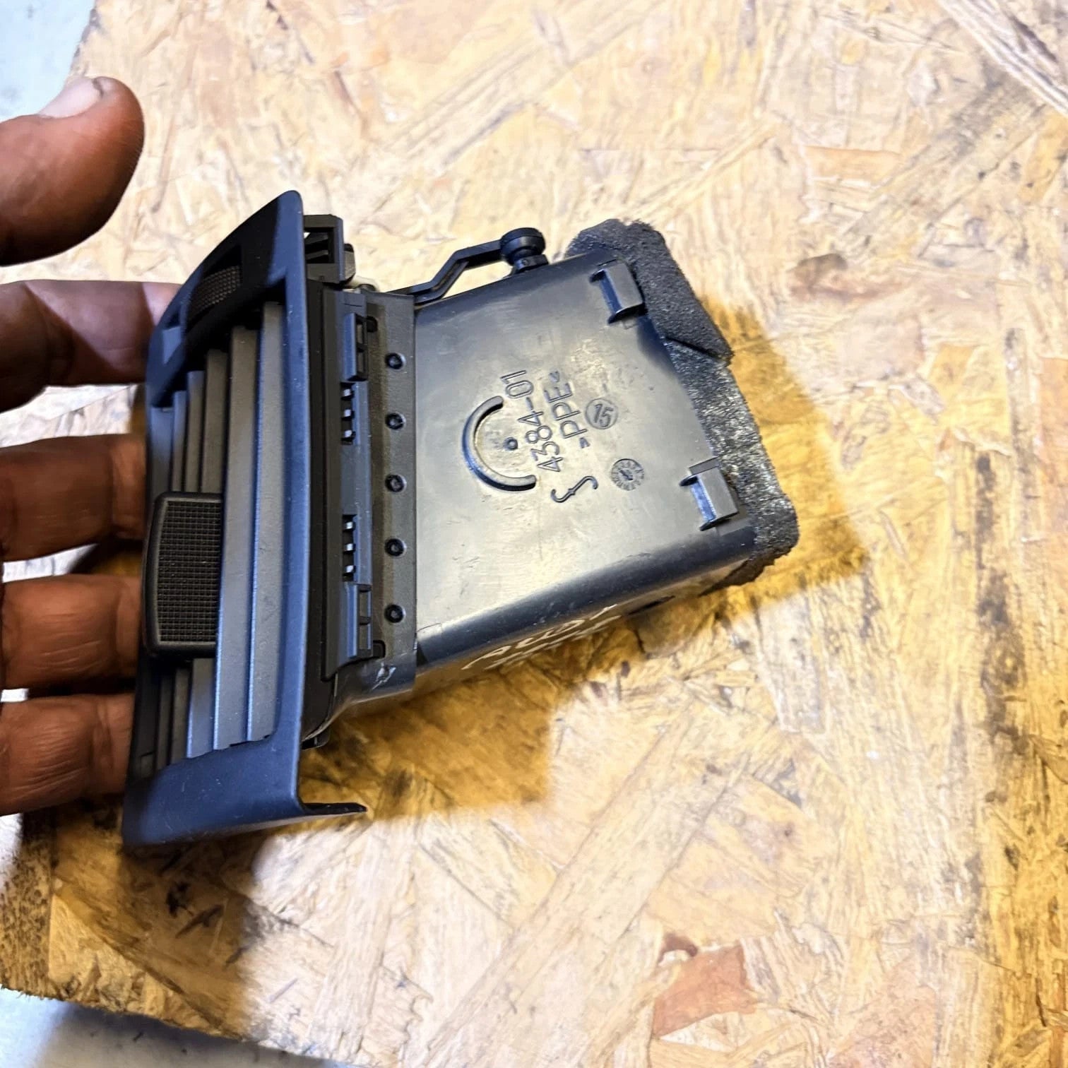 Driver Front Air Vent Dashboard For Audi A4 Sedan (8E) 4384-01 (2008)