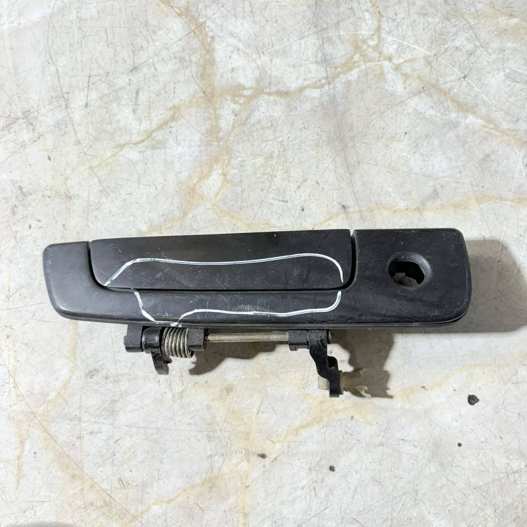 MITSUBISHI SHOGUN PININ EQUIPPE GDI Driver Front EXTERIOR HANDLE (OSF) MR271868